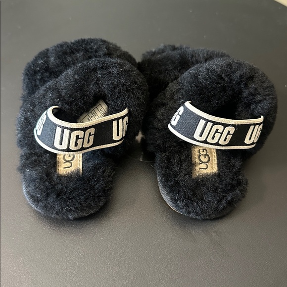 UGG Kids Fluffy Black Slippers - Picture 3 of 6